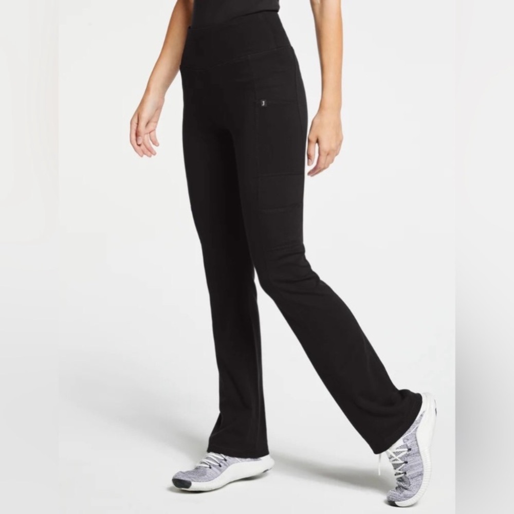 NWOT Jaanuu yoga flare scrub pants size small